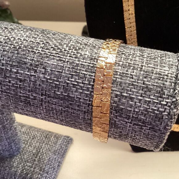 Goldtone Nugget Look Bracelet and Necklace Set - Picture 5 of 10